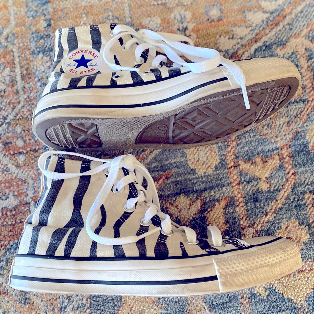 Zebra Converse Sneaker Size 6 Women - Picture 2 of 4